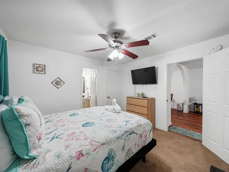 6120 Avenue Q 1/2 — Photo 17