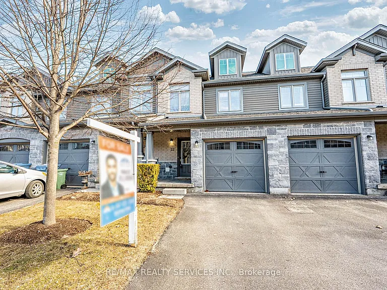 22 Arlington Cres #22 — Photo 2
