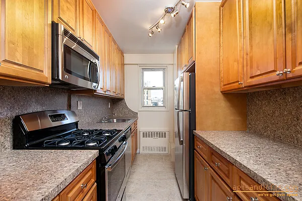 Rented by aptsandlofts.com | media 8