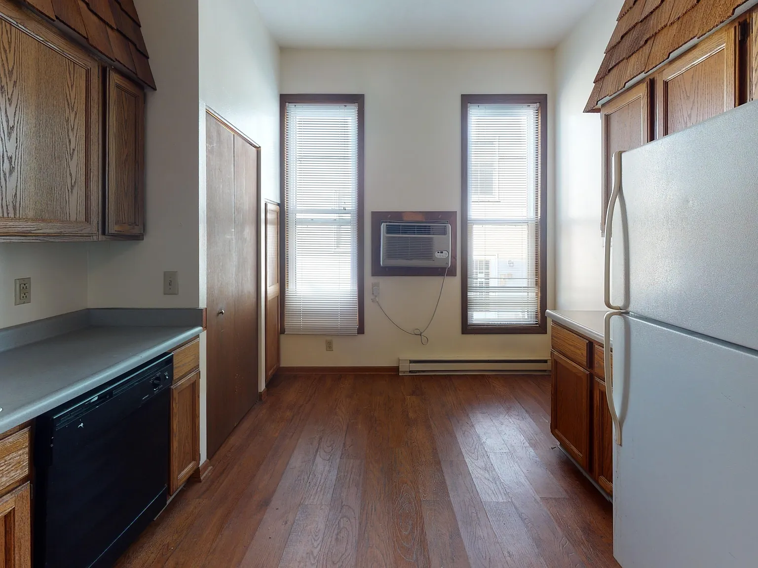 11 East Gilman Street - 2 — Photo 2
