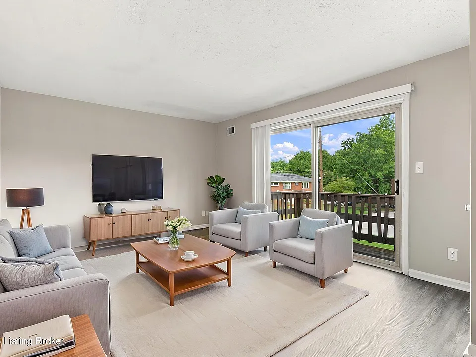 2707 Riedling Dr
