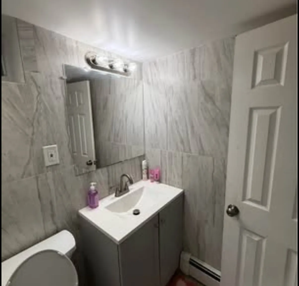 1 bed, 2400 sqft, $700 — Photo 2