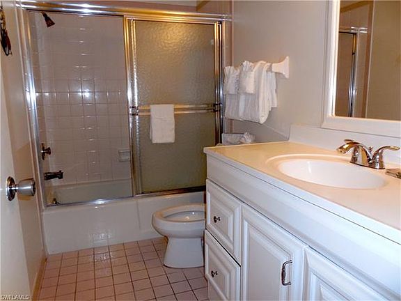 5th image of 827 E Gulf Dr Unit G8