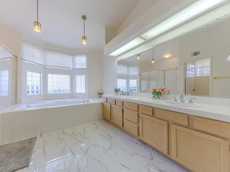 3012 Cordova Ct — Photo 41