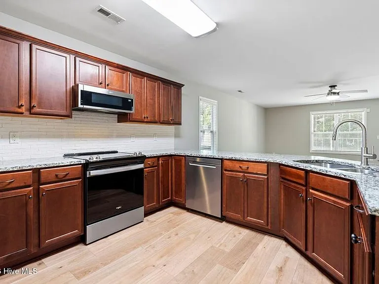 3912 Willowick Park Dr — Photo 12