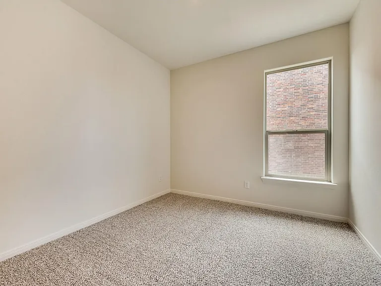 833 Serena Dr — Photo 16