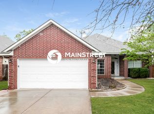 1125 Oak Creek Dr, Moore, OK 73160
