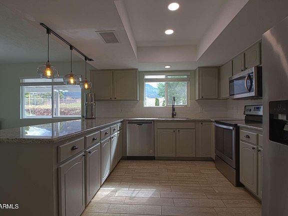 3rd image of 5431 S SHAWNEE Drive