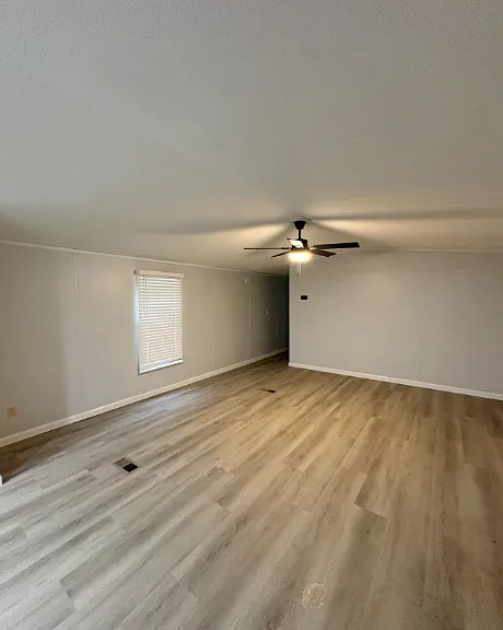 1025 Deborah Ln — Photo 8