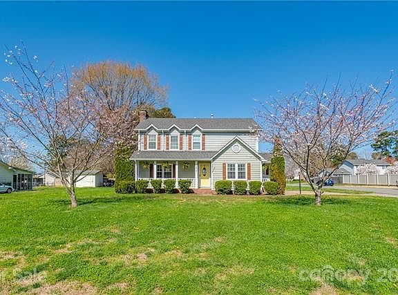 3rd image of 2901 Valleywood Dr