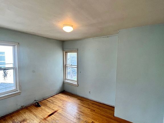 4th image of 56 Cambridge St Unit 4