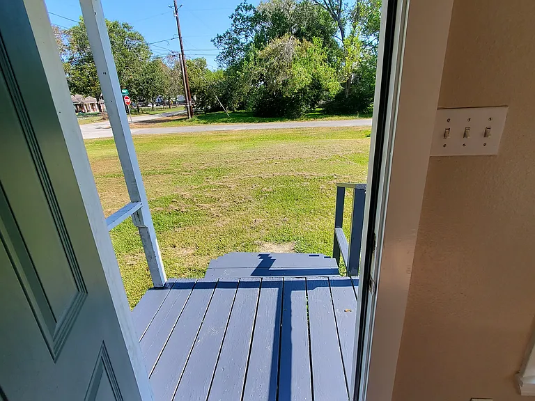4002 Rosedale Ln — Photo 5