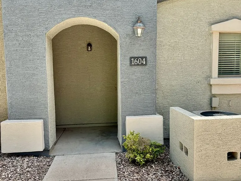 2402 E 5th St #1604 — Photo 2