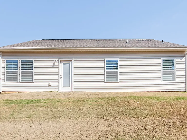 2304 Lake Vista Dr — Photo 16
