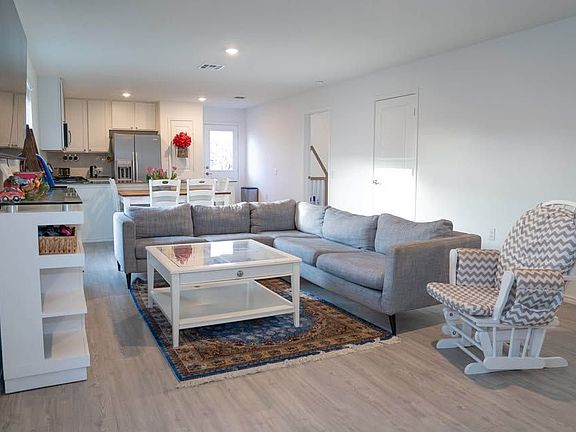 4th image of 4455 Martin Way