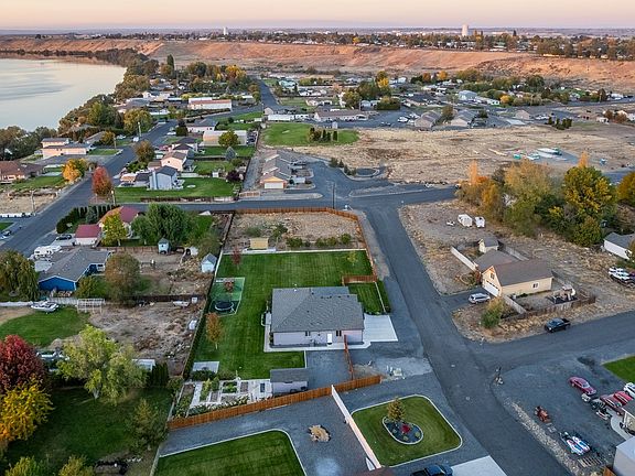4th image of 4844 Carol Drive NE