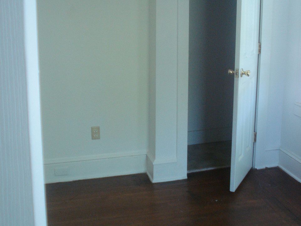 2nd image of 174 Milton Ave APT 3