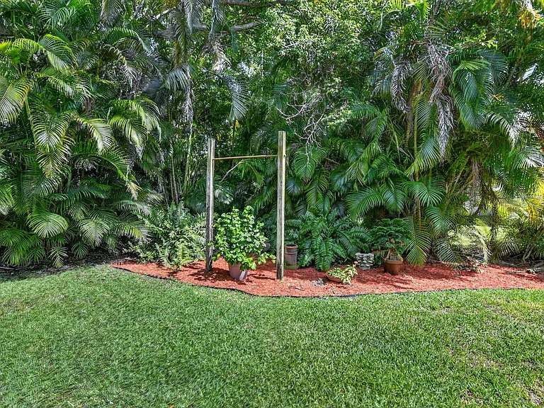 10065 Camelback Ln — Photo 53