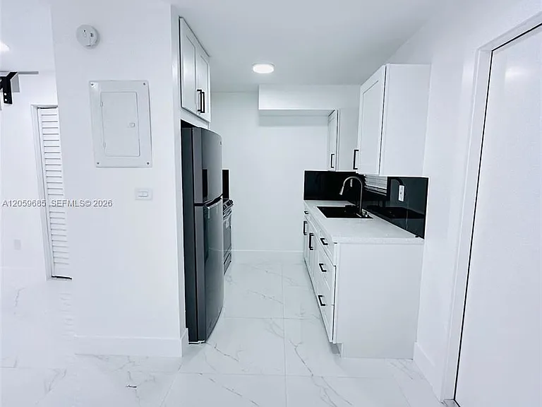 131 NE 77th St #4 — Photo 5