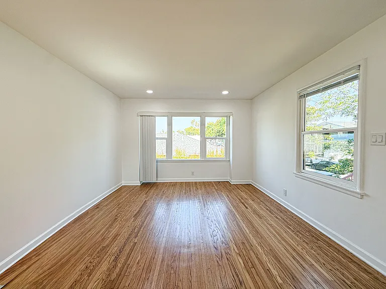 331 W Windsor Rd #1 — Photo 3