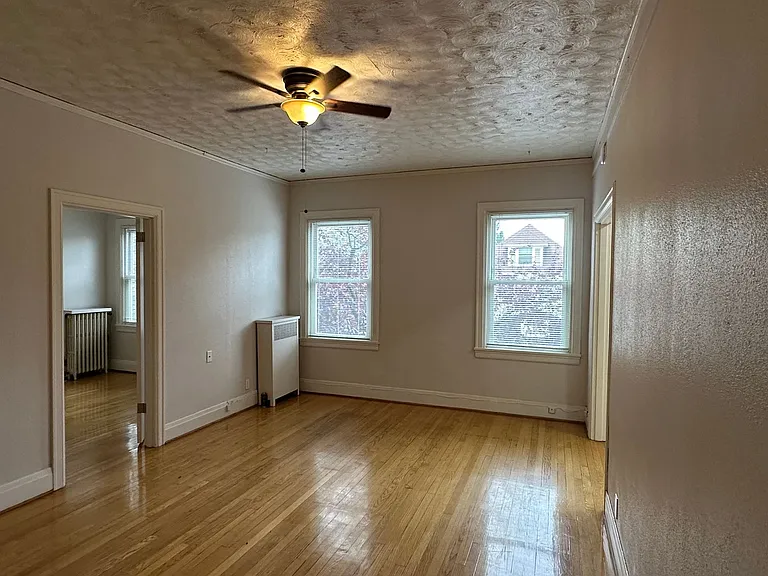 230 NE 28th Ave — Photo 6