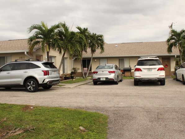 1811 SE 15th Pl APT 1