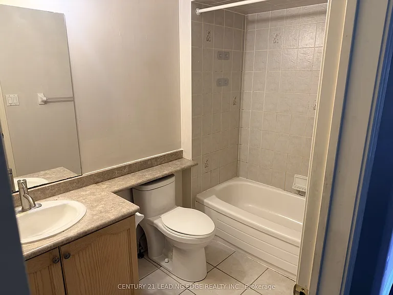 1553 Avonmore Sq — Photo 32