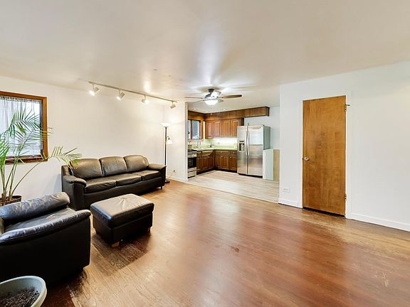 4th image of 2183 Laura Ln