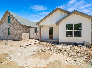 213 Rim Rock Cir W, Ingram, TX 78025