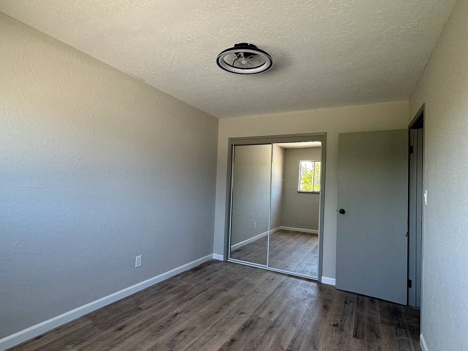 2 bed, 841 sqft, $2,500 — Photo 3