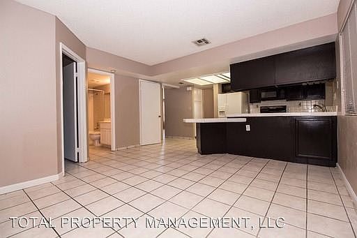5th image of 5320 Walton Heath Ave
