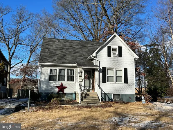 945 Walnut Ave, Woodbury Heights, NJ 08097