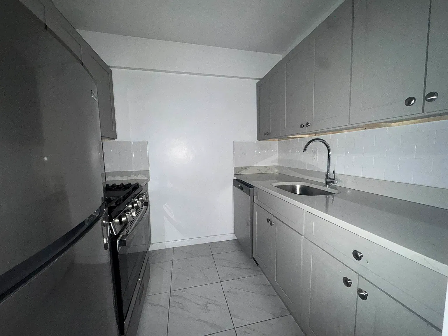 333 East 75th Street — Photo 2