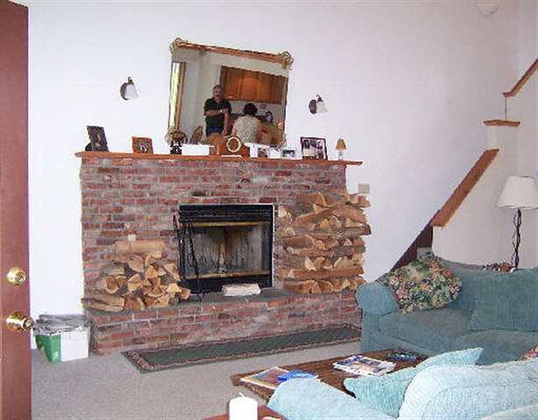 4th image of 4 HAGAMAN Avenue