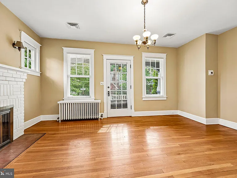 526 N Ivy St — Photo 11