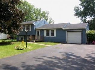 19 Meeting House Dr, Rochester, NY 14624