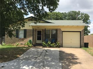 304 Ridgecrest Dr, Euless, TX 76040