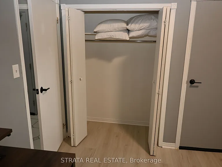 199 King St E #1 — Photo 18