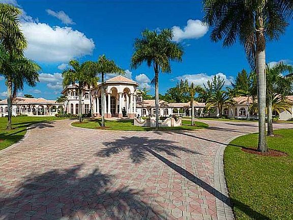 5th image of 21579 Cartagena Dr