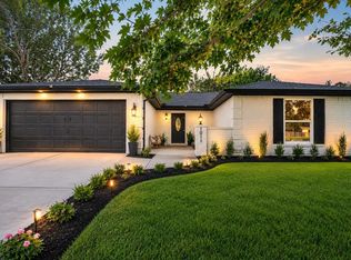 1011 Kensington Dr, Pearland, TX 77584
