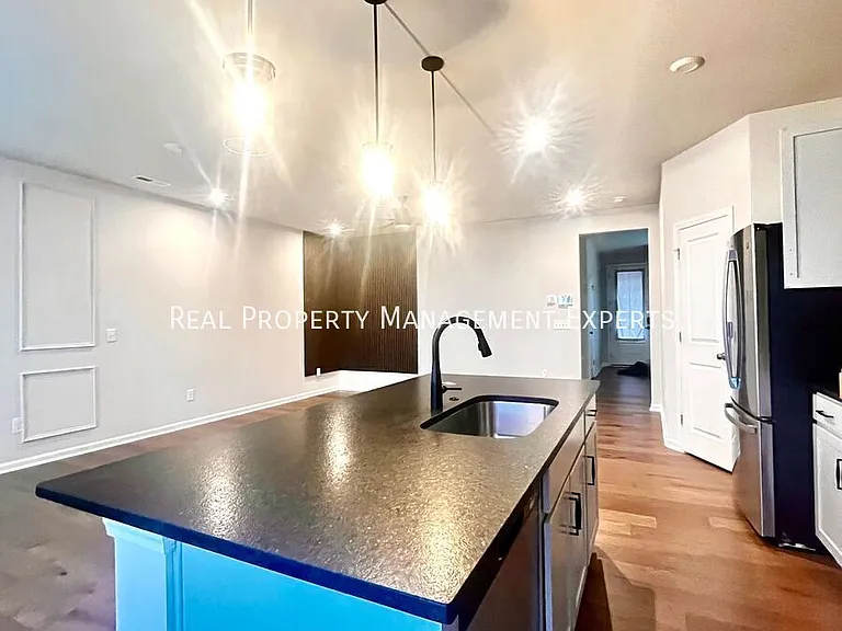 3162 Hutton Gardens Ln — Photo 3