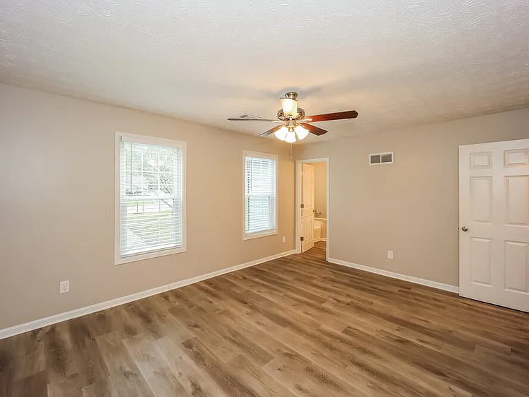 233 Northbridge Dr — Photo 11