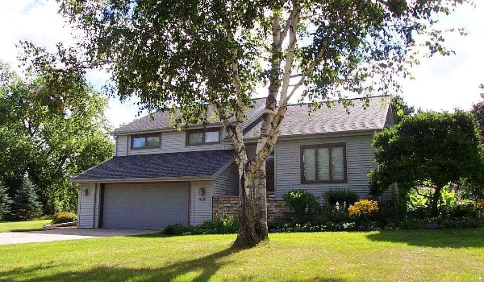 1st image of 2416 Aurora Cir NE