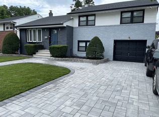 275 W Passaic St, Rochelle Park, NJ 07662