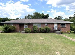 675 Cox Creek Pkwy, Florence, AL 35630