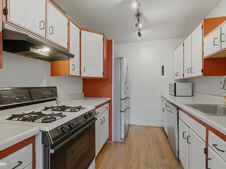 1408 E 27th Ave — Photo 7