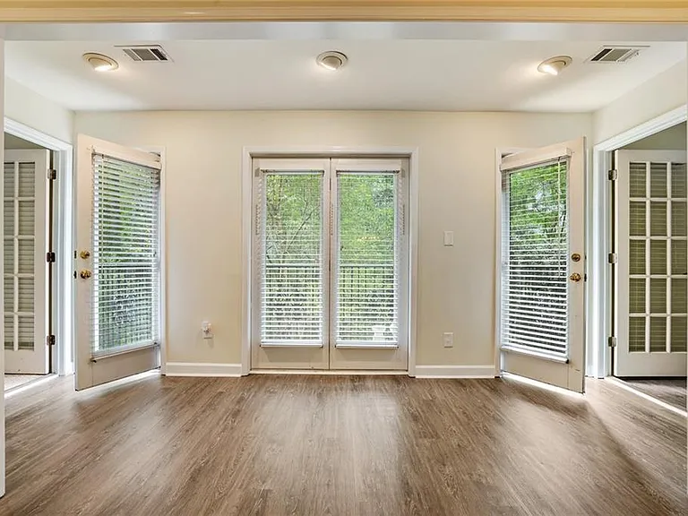3203 Lenox Rd NE #6 — Photo 8