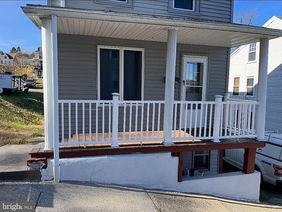 2nd image of 108 Cherry St
