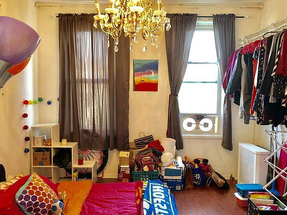 4th image of 3269 44th St APT 2L