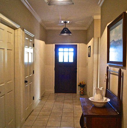 2nd image of 1201 Jennifer Ln
